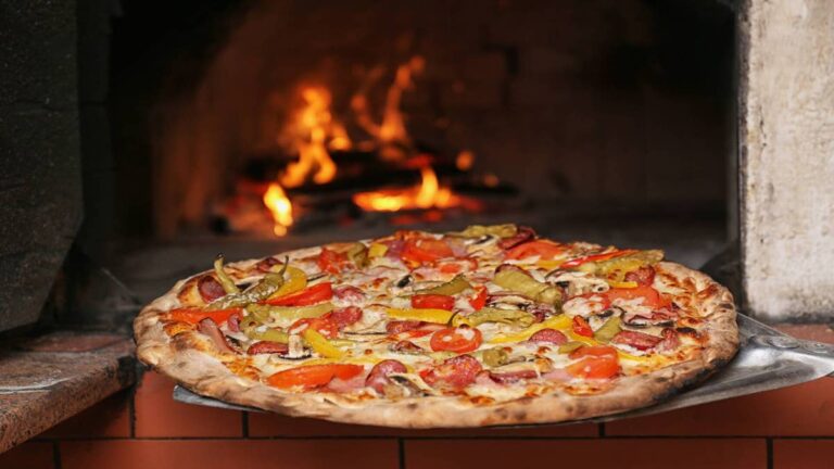 34-year-old pizza company files for bankruptcy
