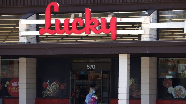 91-year-old grocery chain announces closures for longtime locations