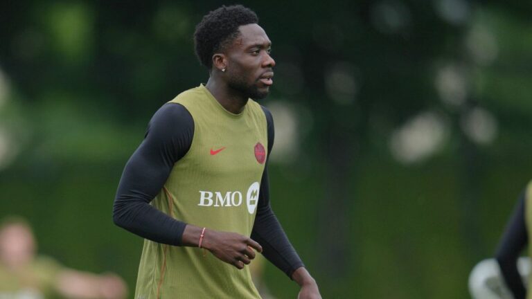 Alphonso Davies still limited in practice as Canada prepares for Qatar at World Cup