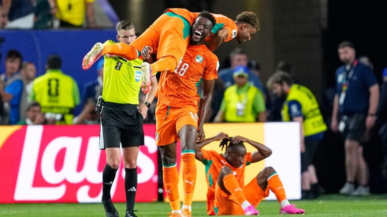 Amad Diallo scores in 90th minute to lift Ivory Coast past Ecuador