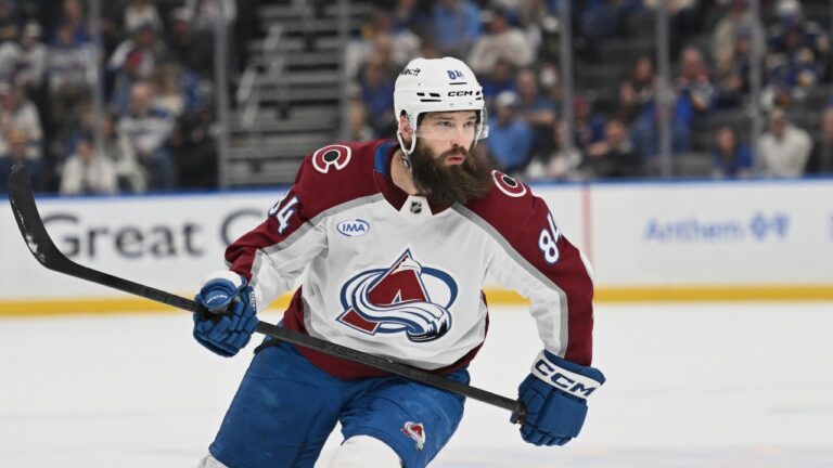 Avalanche sign Brent Burns to one-year deal