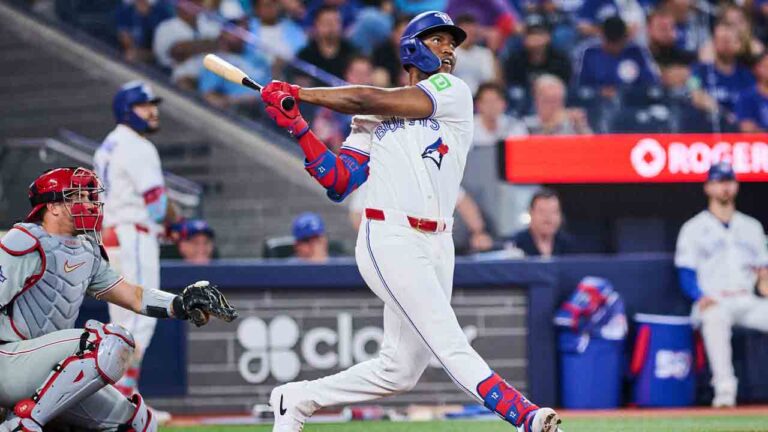 Blue Jays’ Jesus Sanchez exits vs. Rangers after rolling ankle on wall