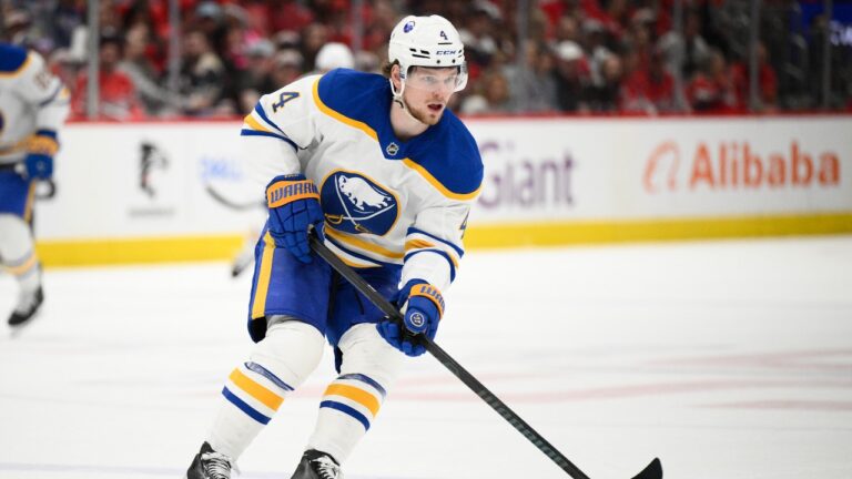 Byram says he’s ready to be No. 1 defenceman for Blackhawks