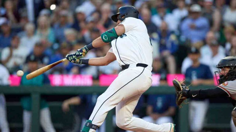 Cal Raleigh delivers decisive hit in return from injured list as Mariners top Orioles