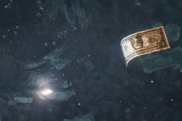 Dollar Slips as Middle East Tensions Ease Slightly