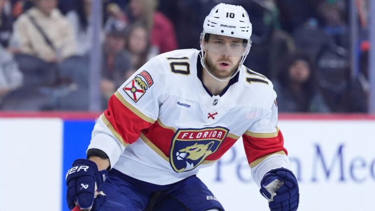Ducks sign A.J. Greer to four-year deal