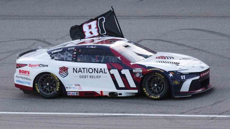 Hamlin dedicates win in Michigan to Busch after tying him on career win list