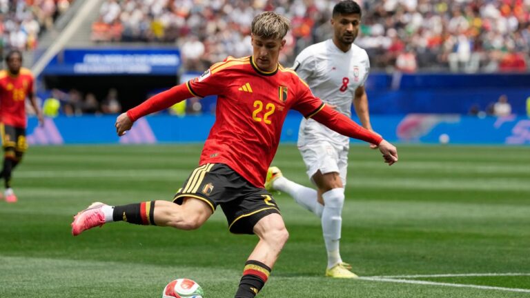 Iran plays 10-man Belgium to scoreless draw