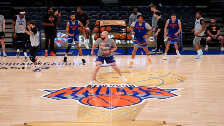 Knicks say $1 million was winning bid for celebrity row seats for Game 3