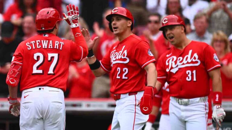 MLB Roundup: Four-run first sends Reds to win over Mets