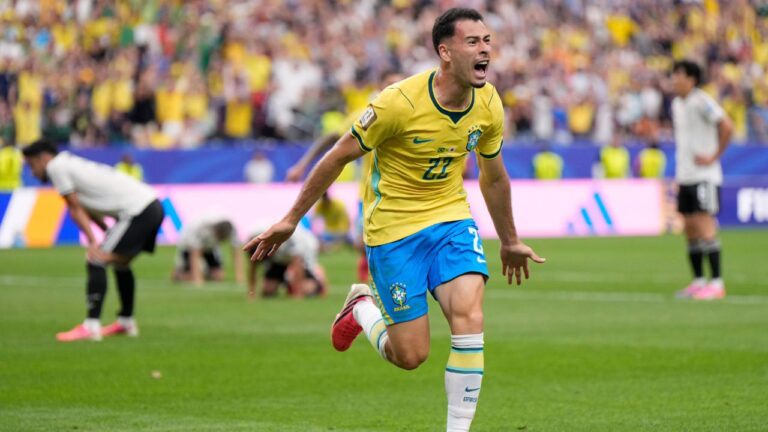 Martinelli scores late in injury time to help Brazil beat Japan at World Cup