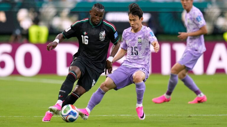 Mexico beats South Korea, becomes first to reach World Cup knockout stage