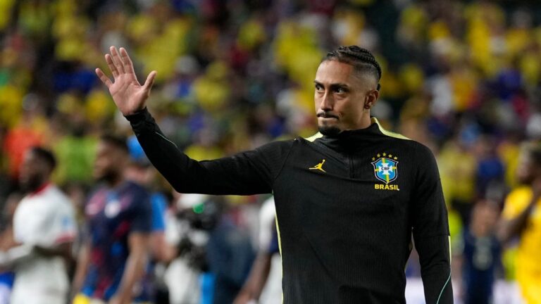 Raphinha will undergo treatment for hamstring injury, Brazil says