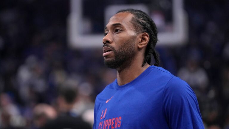 Raptors discussing possibility of reuniting with Kawhi Leonard