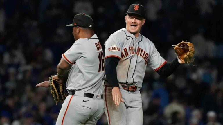 Reports: Giants open to trade offers for top position players