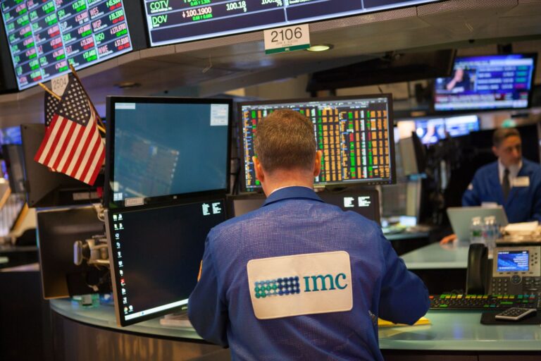 Stocks Rally as Buyers Return After AI-Led Selloff