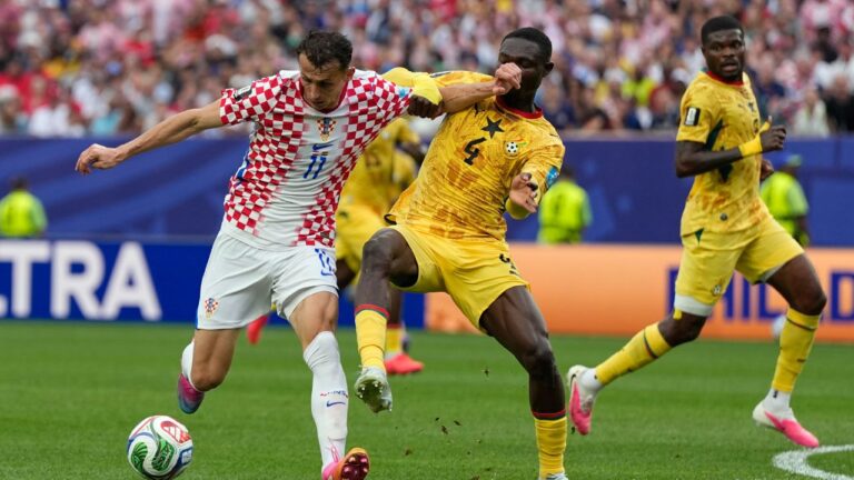 Vlasic scores winner as Croatia beats Ghana to reach knockout stage