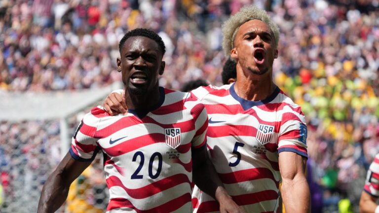 World Cup Daily: Concacaf kingpins coming up big