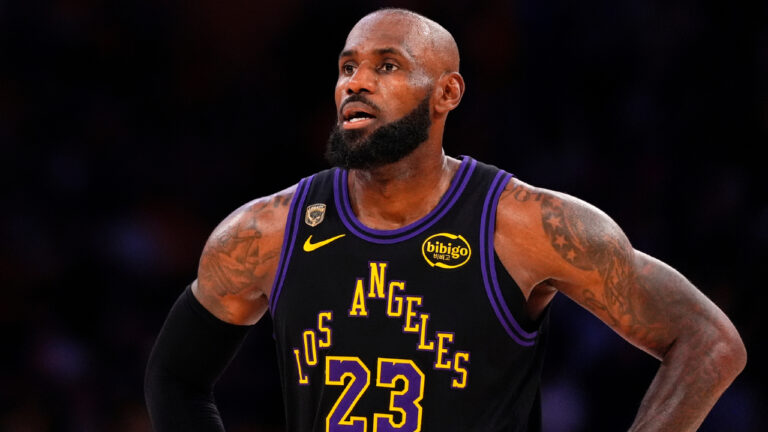 Report: 76ers plan to play LeBron James at point guard