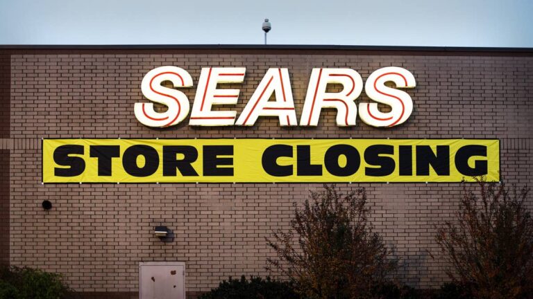 After 2,700 closures, 140-year-old retailer has 5 stores left