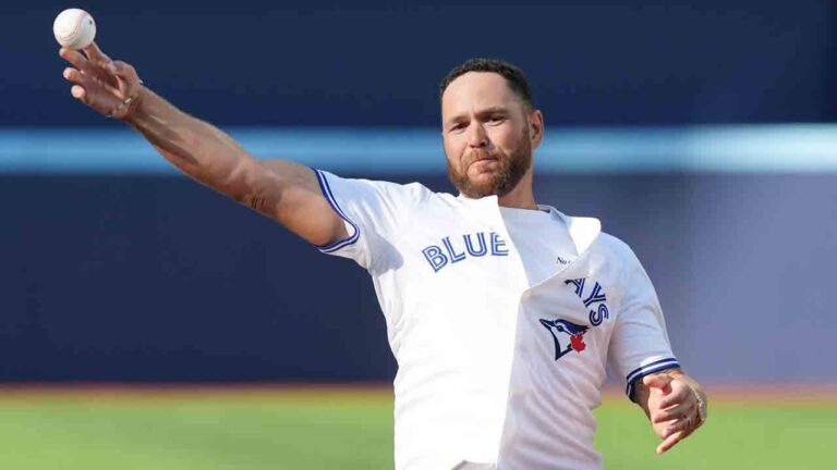 Amid registration surge, Blue Jays make $300K donation through alums