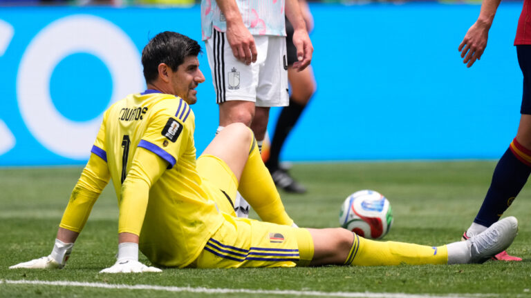 Belgium keeper Thibaut Courtois leaves World Cup quarterfinal match against Spain