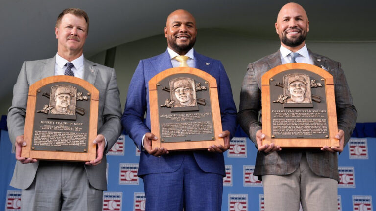 Beltran, Jones and Kent honour home and family during Hall of Fame inductions