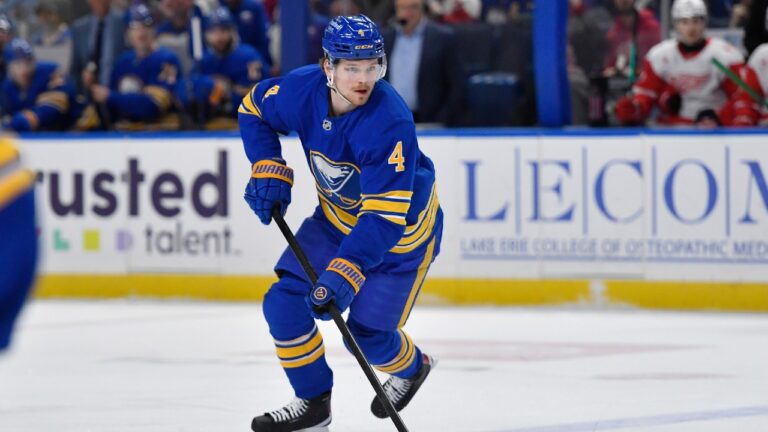 Blackhawks, Bowen Byram agree to record extension