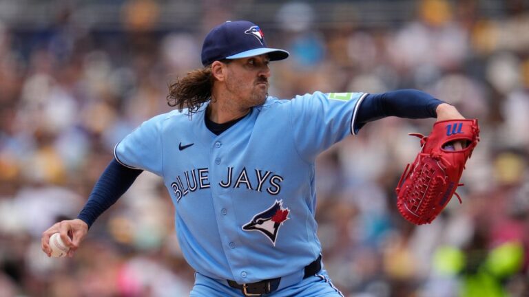 Blue Jays’ Gausman shows appreciation for those fighting wildfires