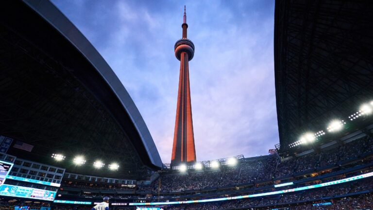 Blue Jays announce roof closure vs. White Sox on Friday