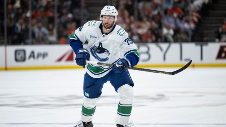 Canucks trading Marcus Pettersson to Rangers for first-round pick