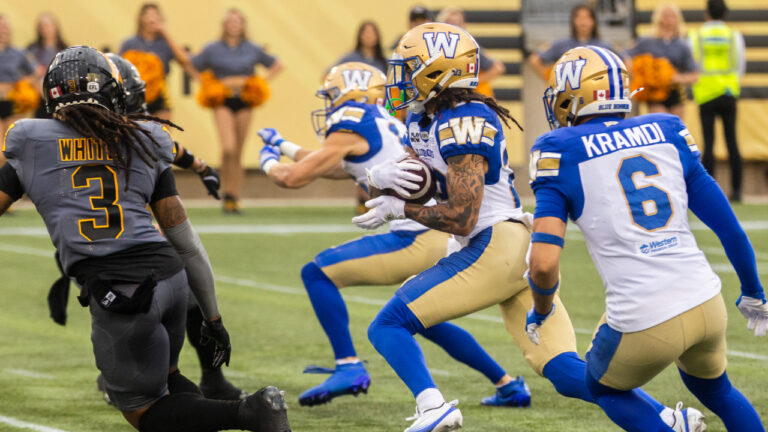 Castillo’s 23-yard field goal lifts Blue Bombers to victory over Tiger-Cats