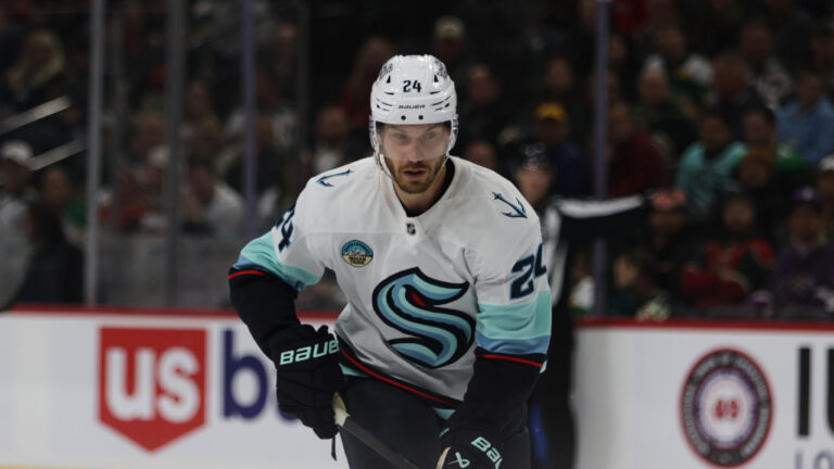 Chance to play for Canucks ‘too good to pass up on’ for d-man Oleksiak