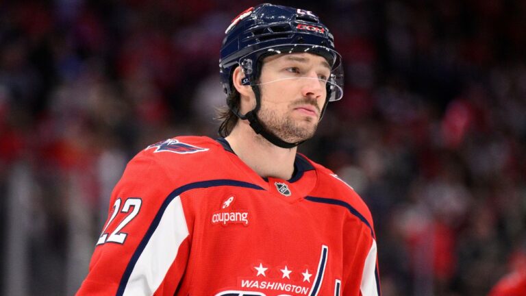 Enforcer Brandon Duhaime to sign with Maple Leafs