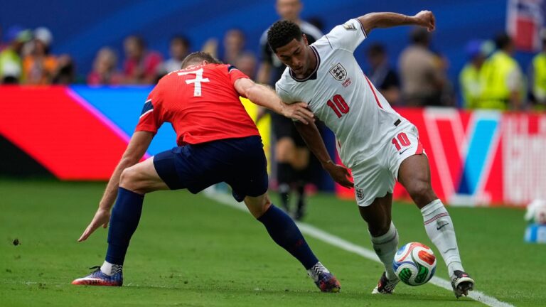 England scores in World Cup vs. Norway after ball appears to hit camera cable