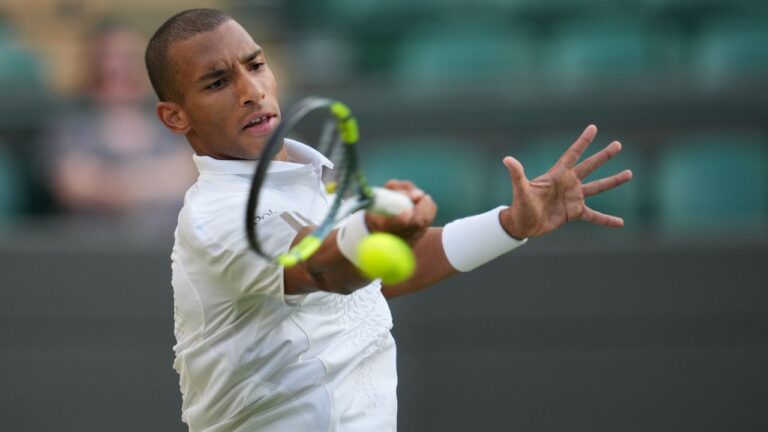 Felix Auger-Aliassime eases to Canada Day victory at Wimbledon