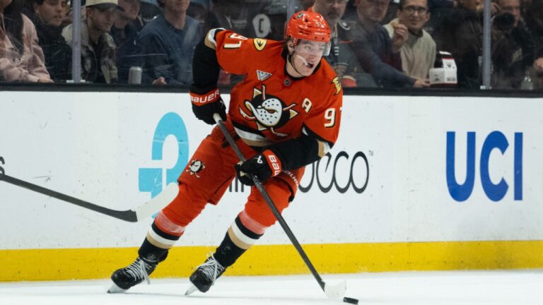 Flyers tender five-year, $90M offer sheet on Ducks’ Leo Carlsson