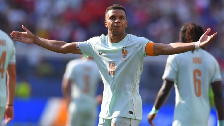 Kylian Mbappe in for France vs. Spain after ‘slight’ ankle injury