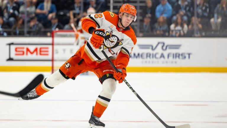 How Mintyukov signing puts more pressure on Ducks