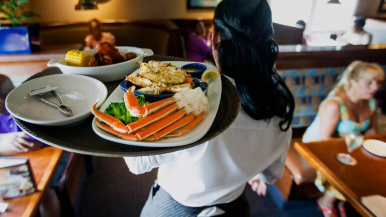 Iconic seafood chain files lawsuit after bankruptcy