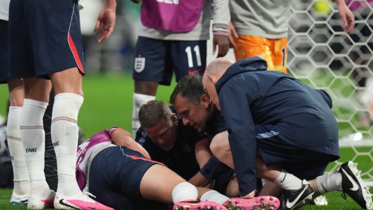 Jordan Henderson returns to England camp after wrist surgery