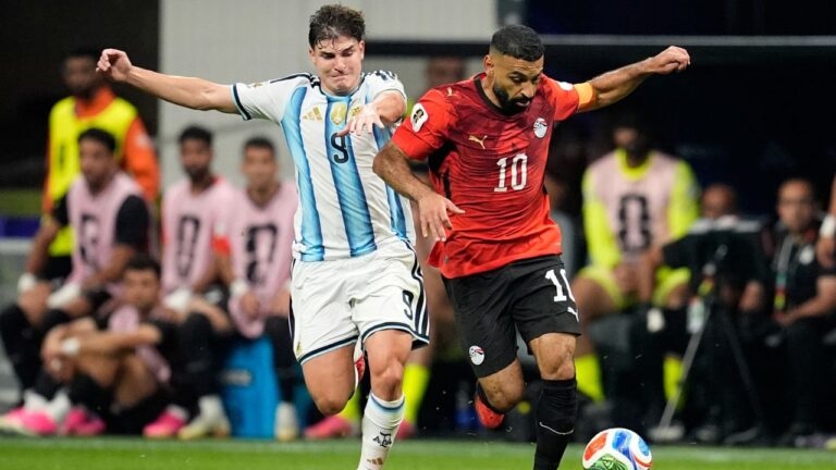 Late Argentina comeback stuns Egypt at World Cup