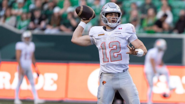 Lions QB Nathan Rourke exits vs. Elks with injury