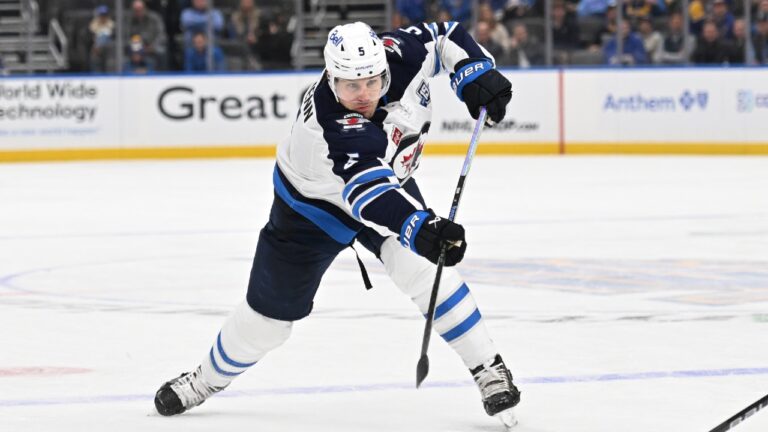 Luke Schenn heads back to Canucks on one-year contract