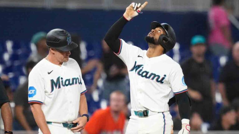 MLB Roundup: Surging Marlins beat Mariners to extend win streak to six