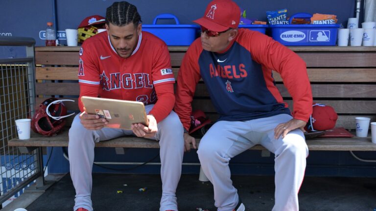 MLB restricts dugout iPad use to prevent use of AI to make decisions