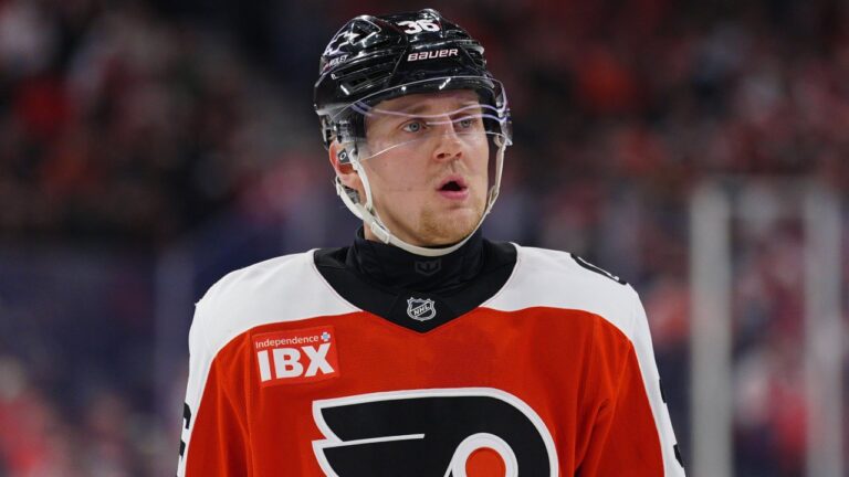 Maple Leafs sign D Emil Andrae to two-year contract