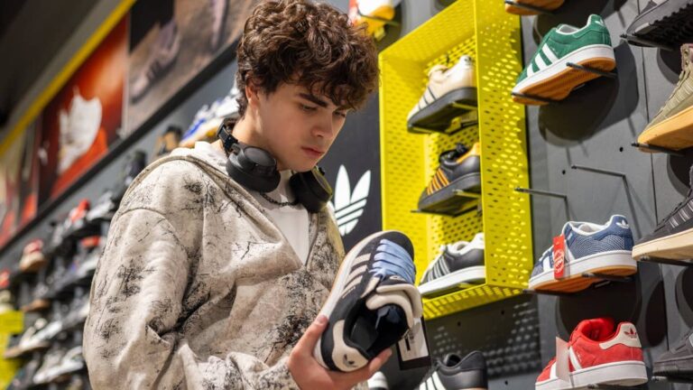 Nike closes stores, studios, and its flagship location