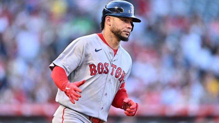 Report: Red Sox’s Contreras won’t waive no-trade clause, wants to retire in Boston