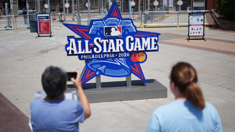 Outfield fans at Home Run Derby to receive giant baseball gloves
